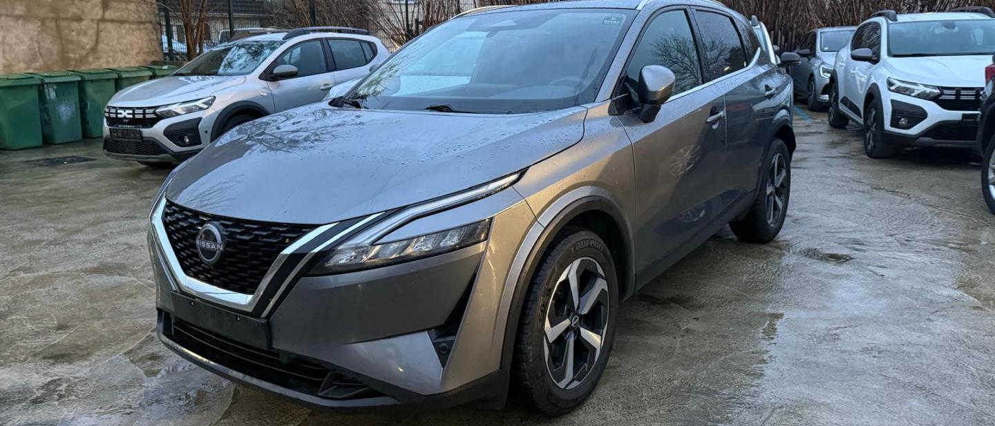 NISSAN QUASHQAI  AVEC TOIT  EXPORT ALGERIE 